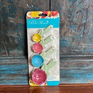 The Pioneer Woman Timeless Beauty Measuring Spoons